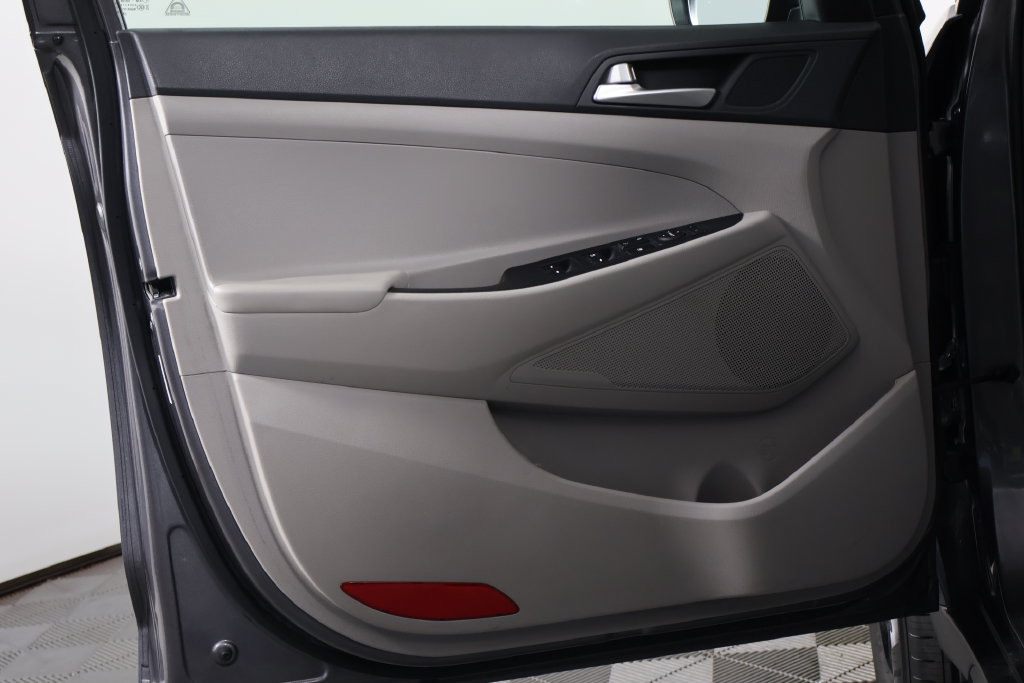 Used 2020 Hyundai Tucson Value w/ Cargo Package FWD image 12