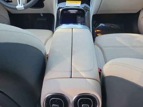 Used 2026 Mercedes-Benz GLC 300 image 8
