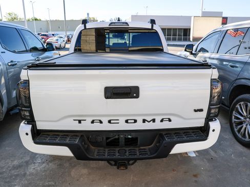 Used 2020 Toyota Tacoma TRD Off-Road w/ Advanced Technology Package image 9