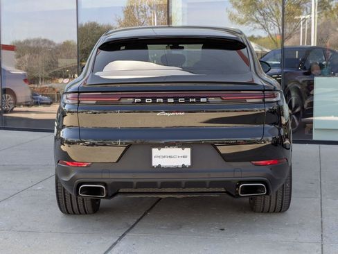 Certified 2025 Porsche Cayenne image 10