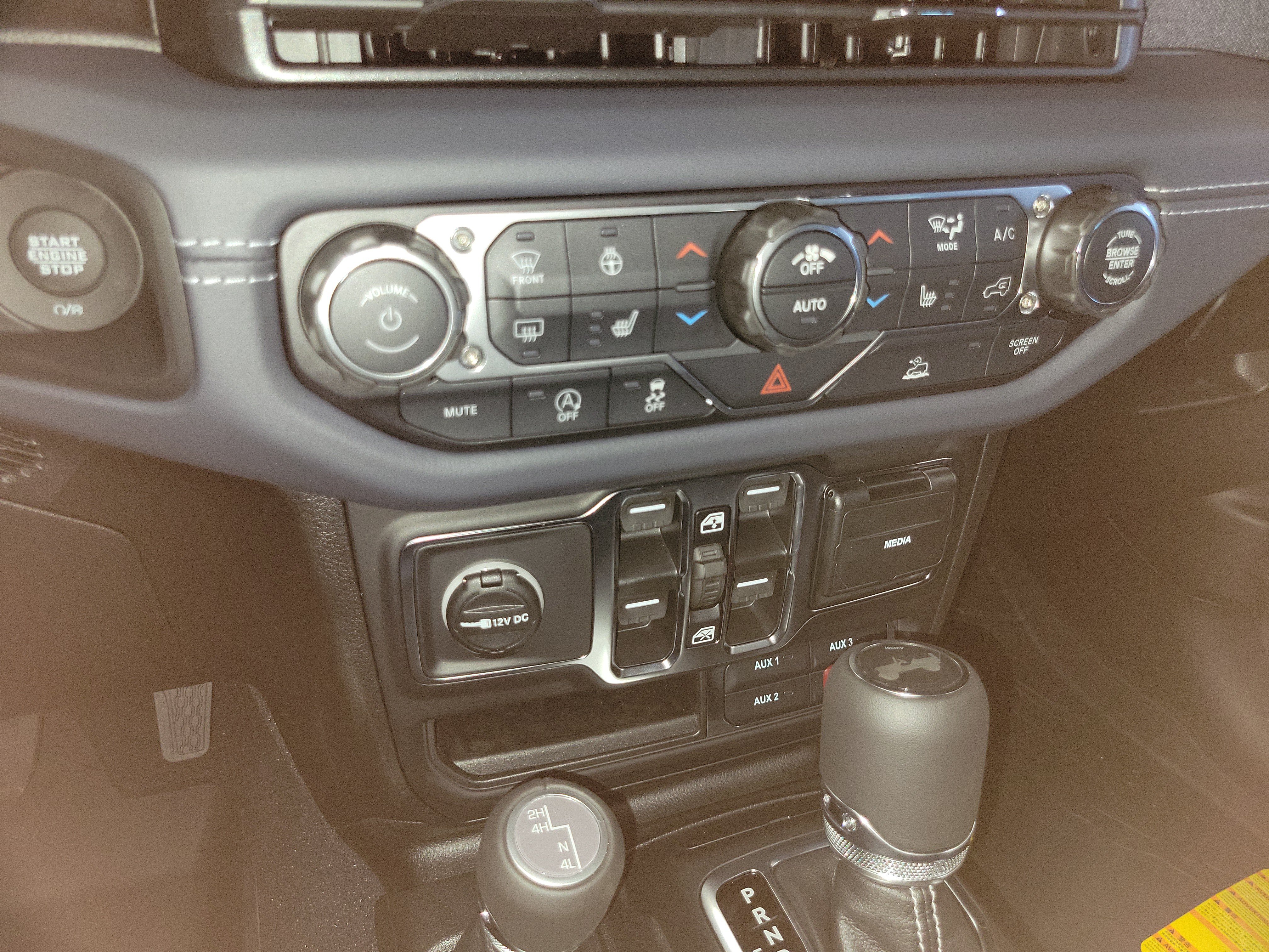 New 2026 Jeep Wrangler Unlimited Sahara AWD/4WD image 10