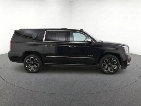 Used 2020 GMC Yukon XL Denali w/ Denali Ultimate Package AWD/4WD image 8