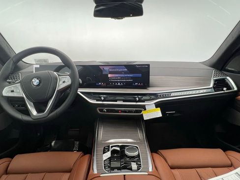 New 2026 BMW X7 xDrive40i AWD/4WD image 11