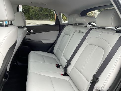 Certified 2023 Hyundai Kona Limited FWD image 15