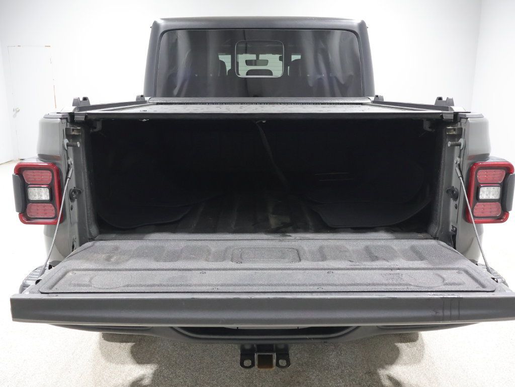 Used 2022 Jeep Gladiator Rubicon w/ LED Lighting Group AWD/4WD image 4