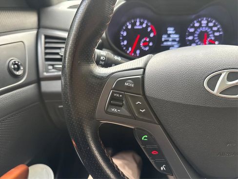 Used 2016 Hyundai Veloster Turbo w/ Option Group 04 image 26