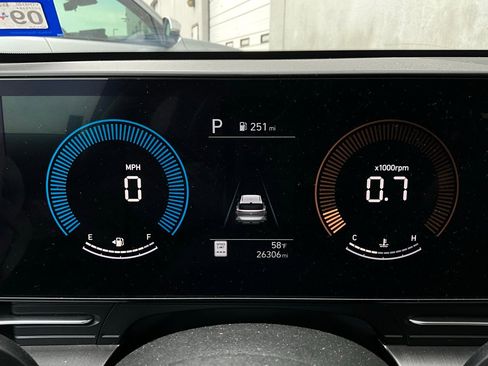 Used 2025 Hyundai Kona SEL image 39