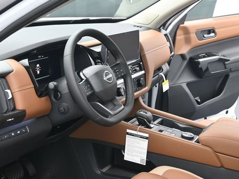 New 2026 Nissan Pathfinder Platinum w/ Cargo Package AWD/4WD image 7