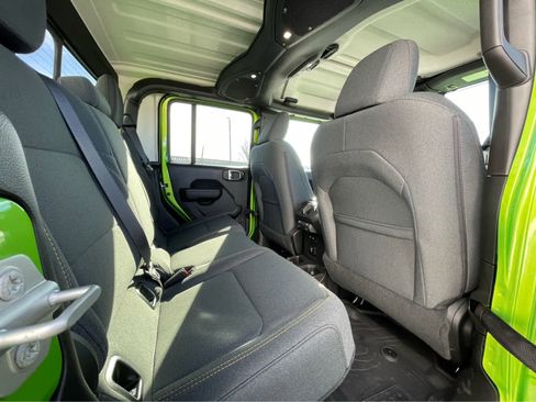 New 2025 Jeep Gladiator Sport image 24