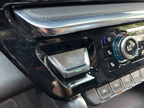 Used 2023 GMC Sierra 1500 Denali w/ Denali Reserve Package AWD/4WD image 39