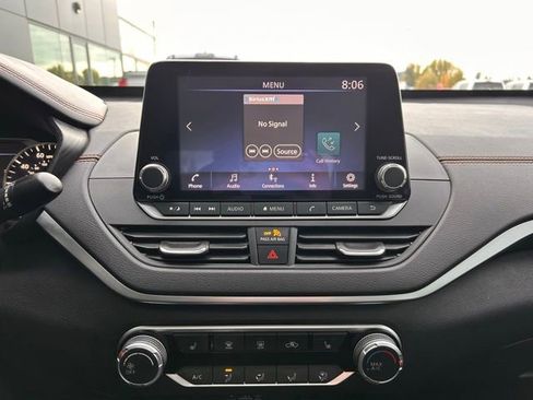 Used 2020 Nissan Altima 2.5 SR w/ Premium Package image 13