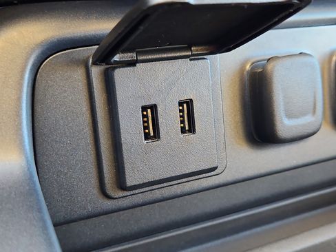 Used 2016 Chevrolet Silverado 1500 LTZ Z71 w/ LTZ Plus Package image 11