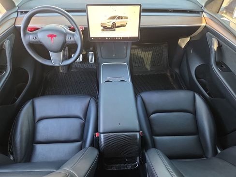 Used 2022 Tesla Model Y Performance image 17