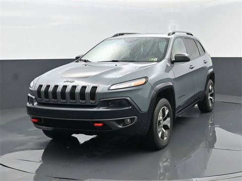 Used 2015 Jeep Cherokee Trailhawk w/ Comfort/Convenience Group image 2