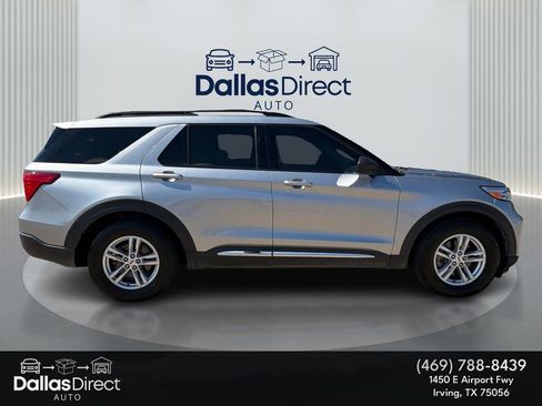 Used 2022 Ford Explorer XLT w/ Equipment Group 202A image 5