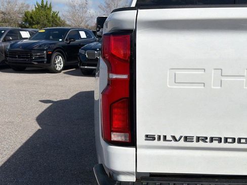 Used 2025 Chevrolet Silverado 2500 LTZ w/ LTZ Convenience Package AWD/4WD image 11