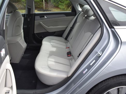 Used 2017 Hyundai Sonata SE image 21