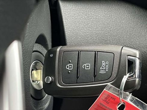 New 2025 Hyundai Venue SE image 14