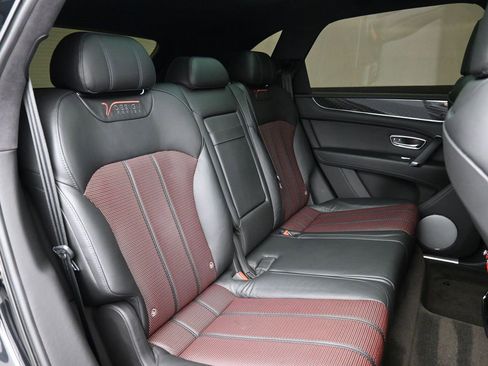 Used 2020 Bentley Bentayga image 26