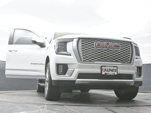 Used 2021 GMC Yukon Denali w/ Denali Premium Package AWD/4WD image 78