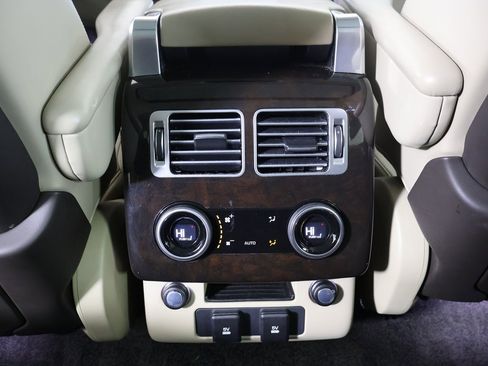 Used 2020 Land Rover Range Rover HSE image 25