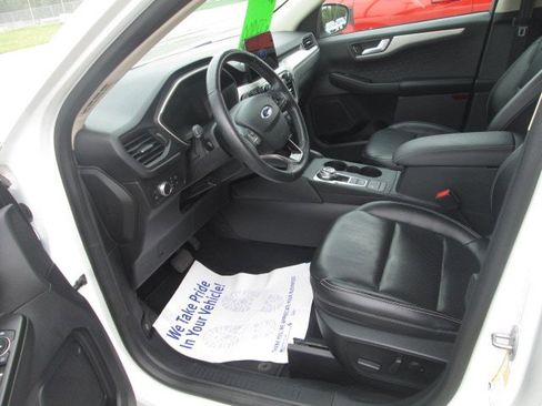 Used 2020 Ford Escape SE Sport image 6