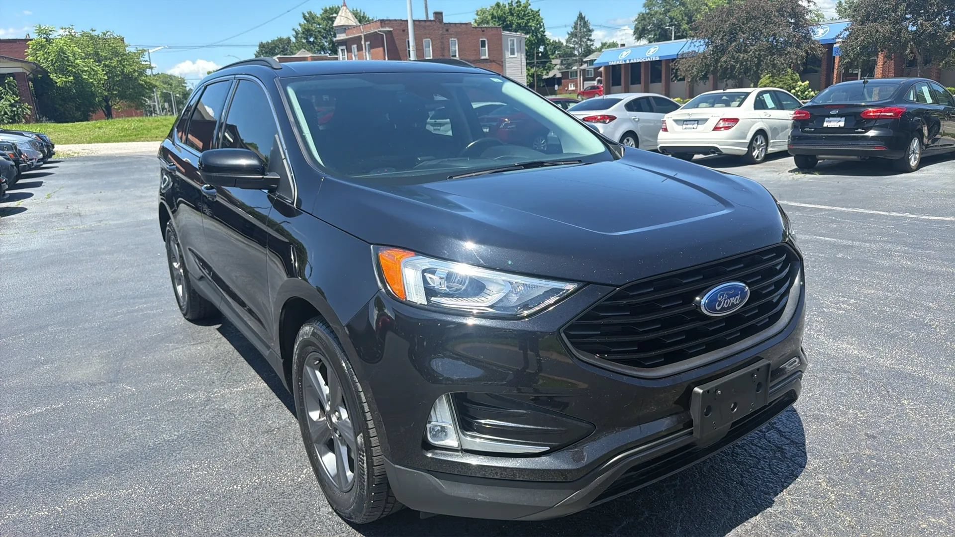 Used 2022 Ford Edge SEL w/ Sport Appearance Package AWD/4WD image 3