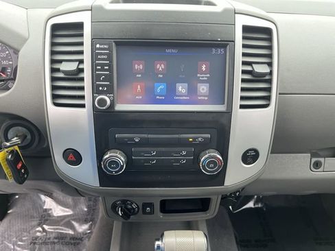 Used 2019 Nissan Frontier SV image 14