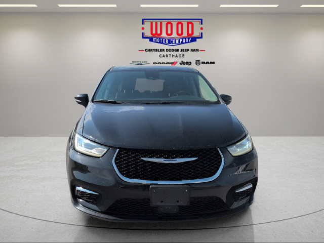 Used 2023 Chrysler Pacifica Touring-L FWD image 8