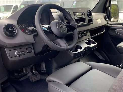 New 2025 Mercedes-Benz Sprinter 2500 image 32
