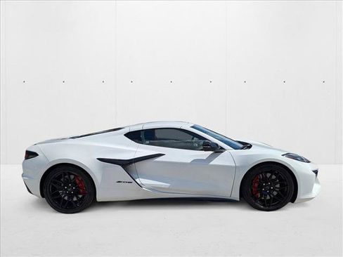 Used 2023 Chevrolet Corvette Z06 image 4