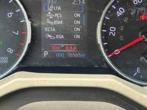Used 2019 Toyota RAV4 XLE Premium w/ Cold Weather Package AWD/4WD image 28