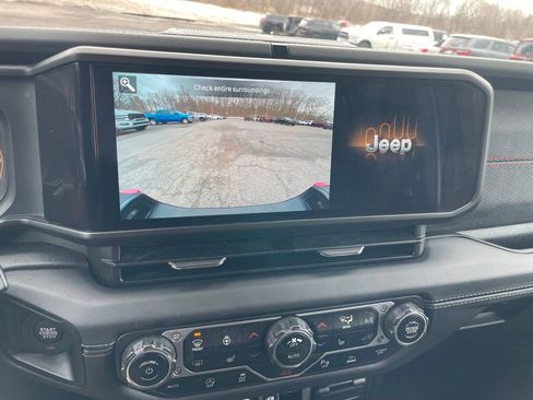 Used 2024 Jeep Gladiator Rubicon w/ Safety Group image 13