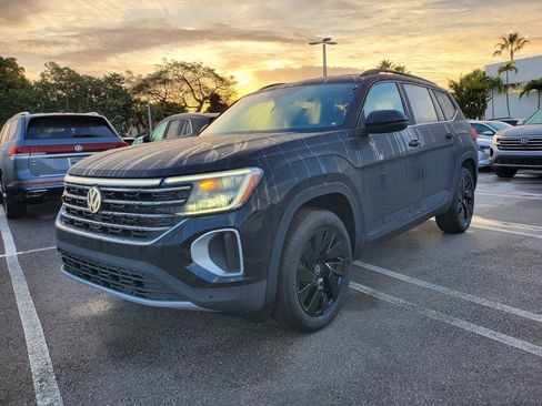 New 2026 Volkswagen Atlas SE FWD image 3