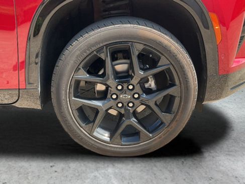 Used 2024 Chevrolet Traverse RS AWD/4WD image 25