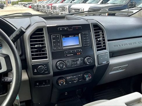 Used 2021 Ford F250 XL w/ Power Equipment Group AWD/4WD image 6