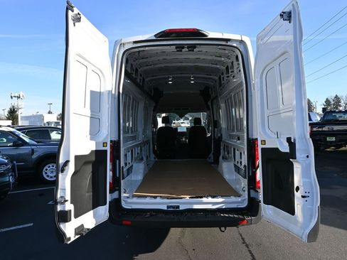 New 2023 Ford E-Transit 148 High Roof Extended image 23
