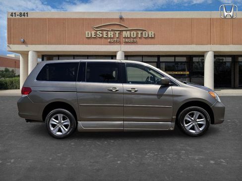 Used 2010 Honda Odyssey Touring image 4