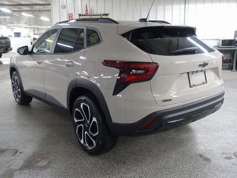 New 2026 Chevrolet Trax RS w/ Driver Confidence Package FWD image 5
