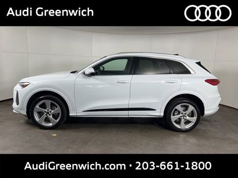Used 2025 Audi Q5 Premium Plus w/ Premium Plus AWD/4WD image 4