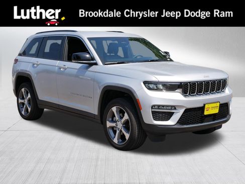 Used 2025 Jeep Grand Cherokee Limited w/ Trailer Tow Package AWD/4WD image 1