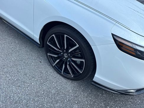 Used 2024 Honda Accord Touring image 4