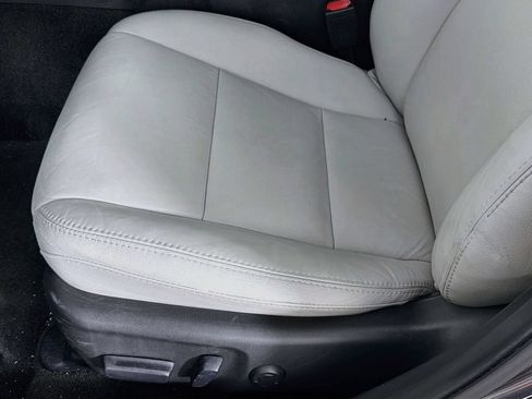 Used 2016 Toyota Avalon XLE FWD image 22