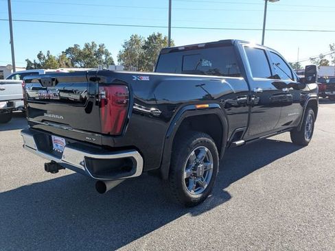 Used 2025 GMC Sierra 2500 SLT w/ SLT Premium Package AWD/4WD image 4