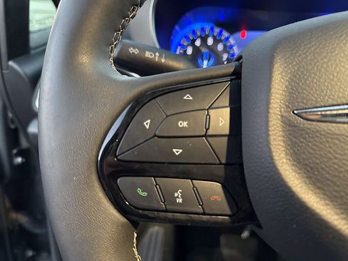 Used 2023 Chrysler Pacifica Limited w/ S Appearance Package image 20