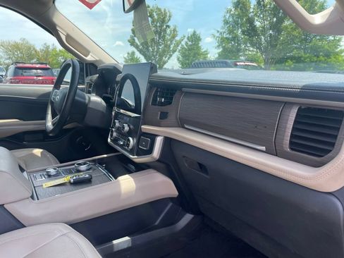 Used 2024 Ford Expedition Max Limited AWD/4WD image 31