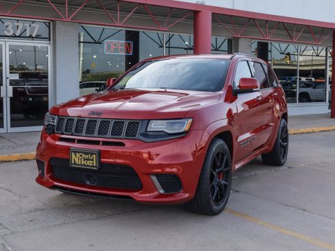 Used 2018 Jeep Grand Cherokee Trackhawk w/ Trailer Tow Group IV AWD/4WD image 3