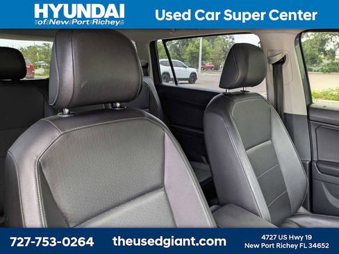 Used 2018 Volkswagen Tiguan SE FWD image 6