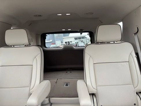 Used 2023 GMC Yukon Denali image 12