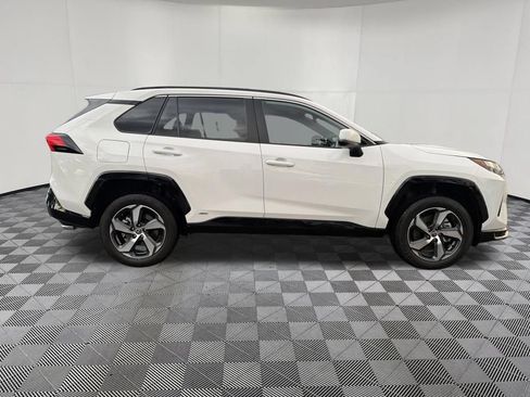 Used 2025 Toyota RAV4 SE AWD/4WD image 10
